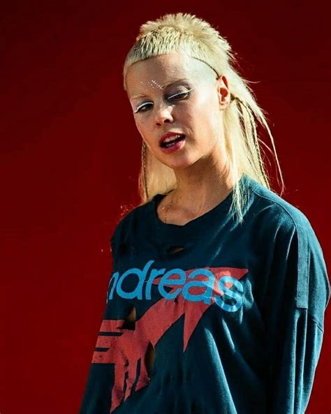 yolandi visser net worth|Yolandi Visser Biography: Age, Net Worth, Boyfriend,。